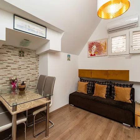 Neve - Two Bedroom Apartament *