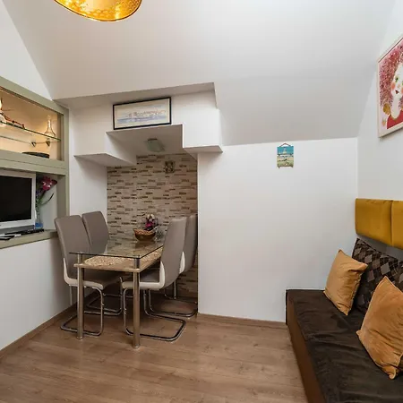 Neve - Two Bedroom Apartament