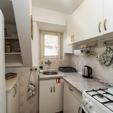 Neve - Two Bedroom Apartament