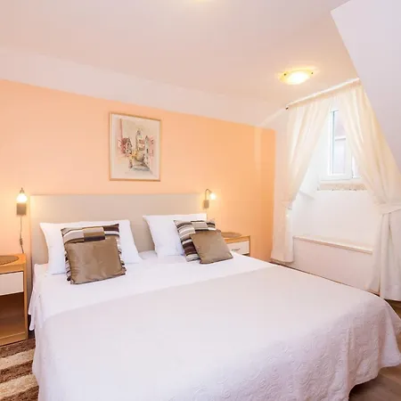 Neve - Two Bedroom Apartment