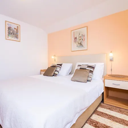 Neve - Two Bedroom Apartment *