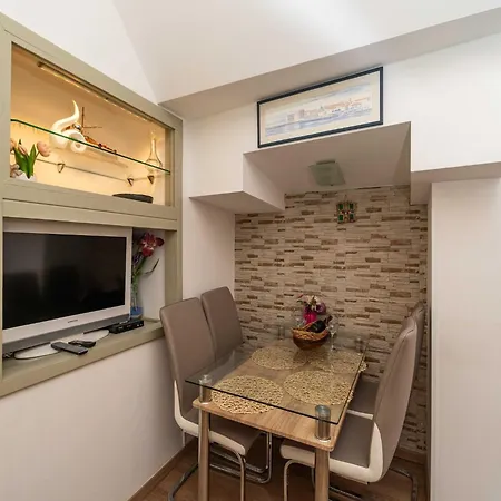 Neve - Two Bedroom