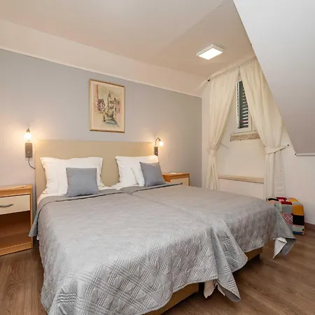 Neve - Two Bedroom Apartament