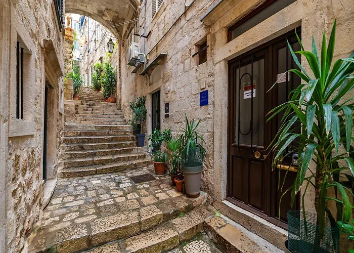 Neve - Two Bedroom * Ragusa